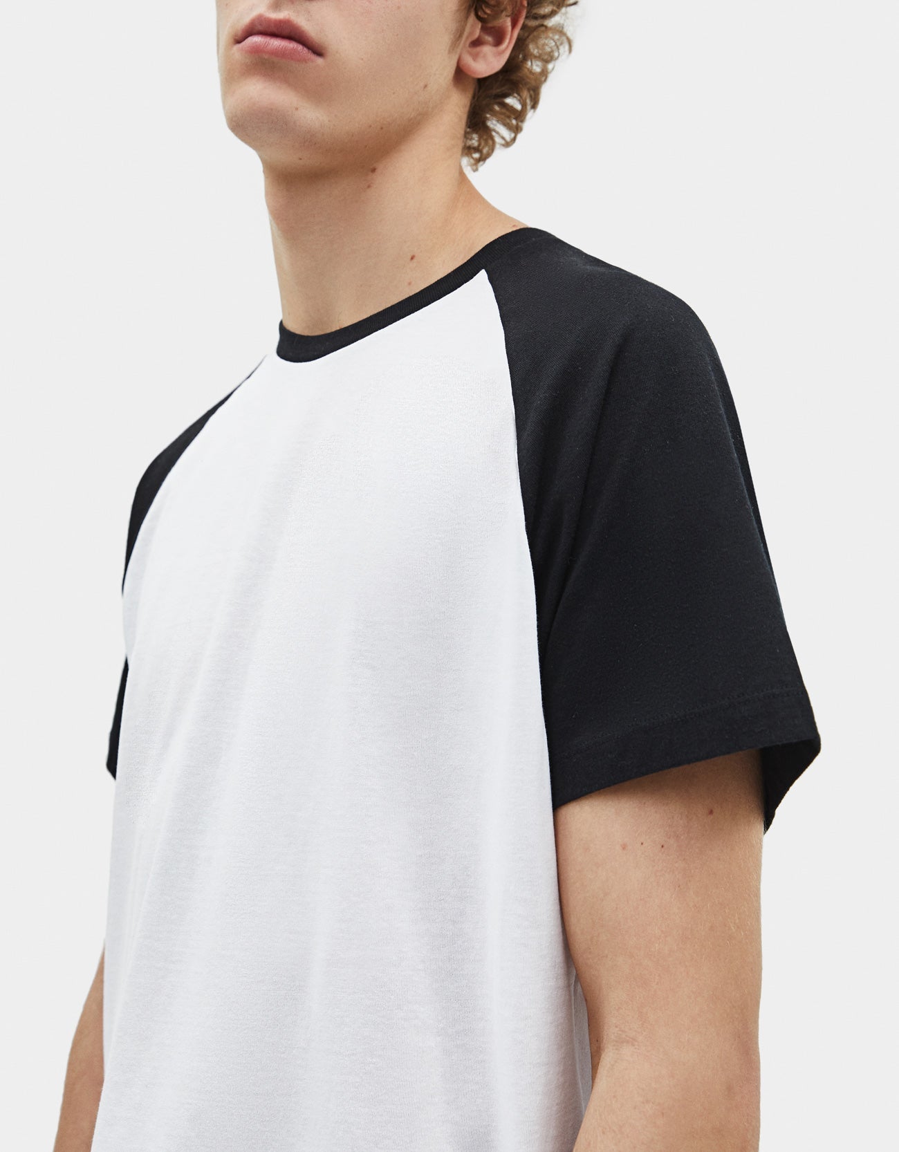Raglan baseball-style T-shirt