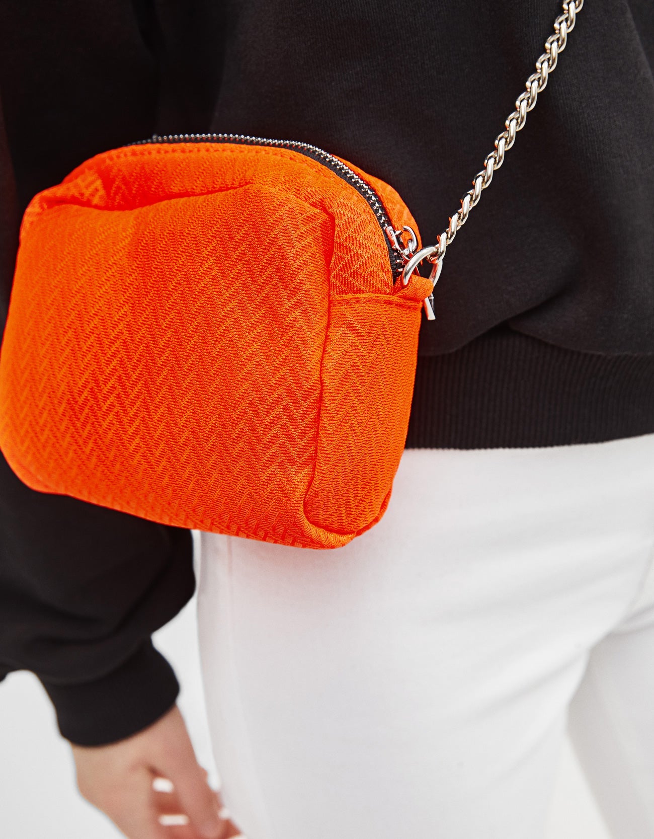 Neon bag with chain strap