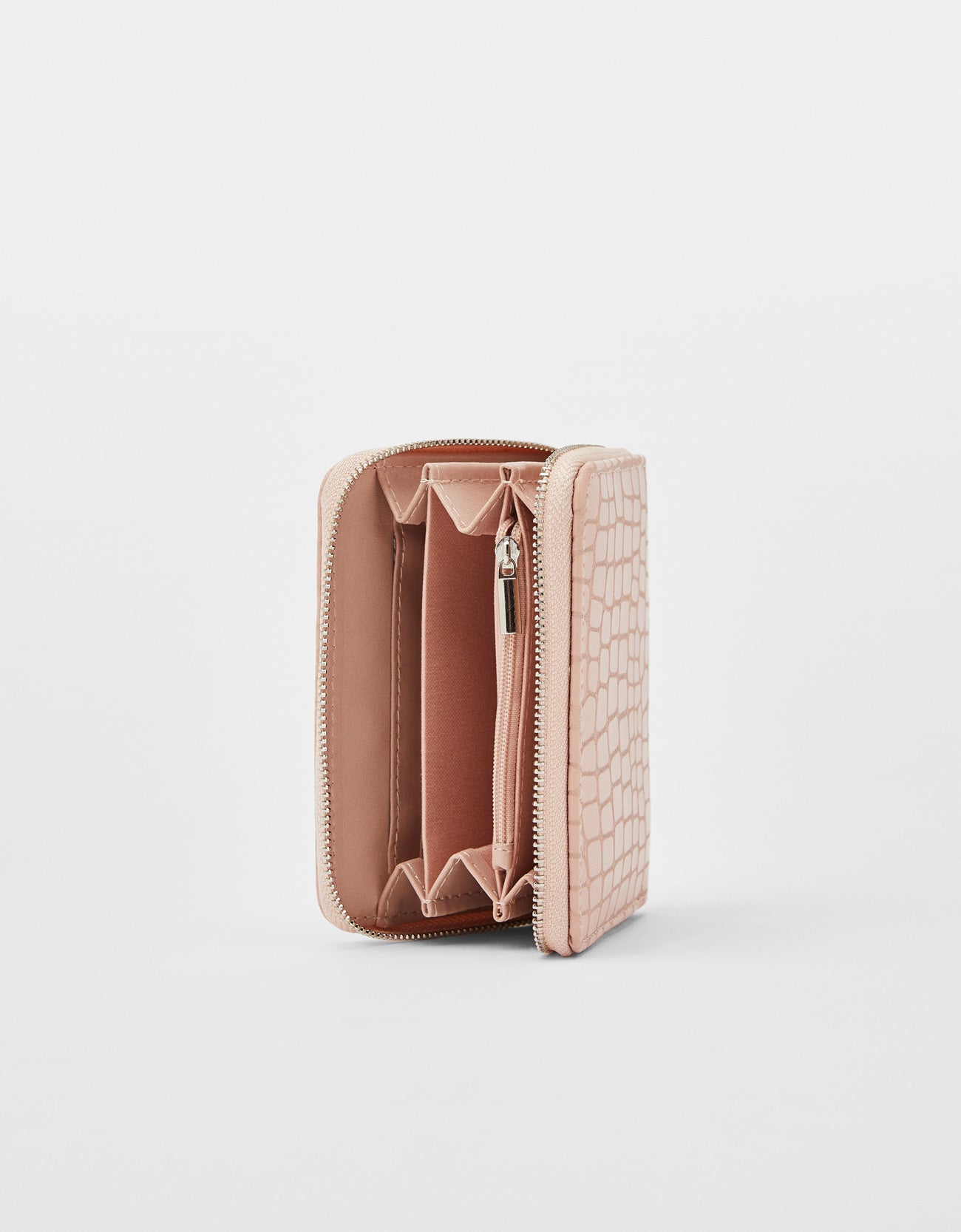 Square purse with detailing
