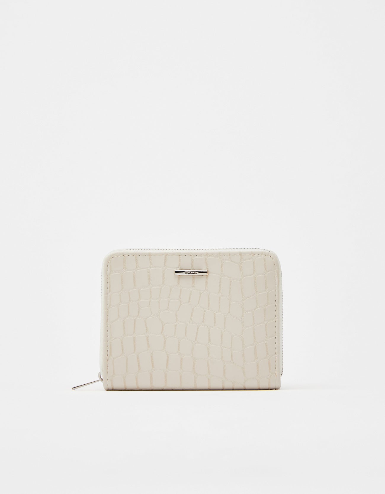 Square purse with detailing