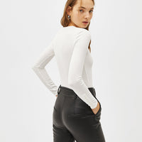 T-shirt with pearly sleeves