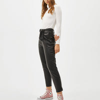 T-shirt with pearly sleeves